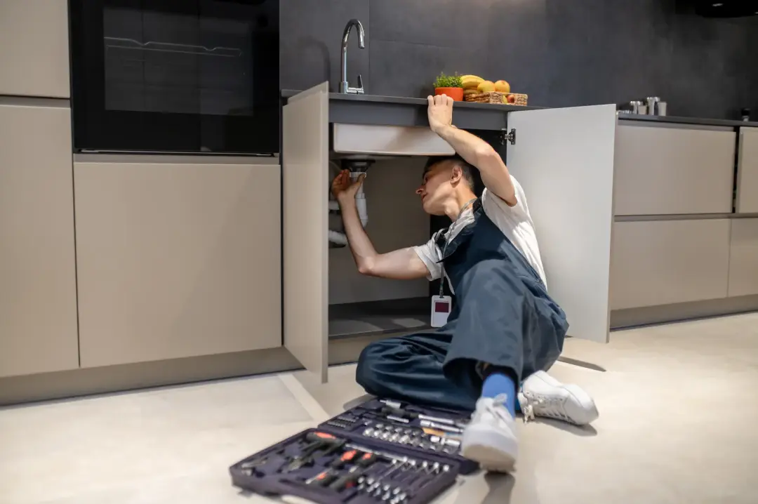 Signs It&rsquo;s Time to Call a Professional Plumber